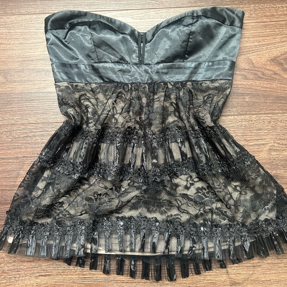 Alexia Admor Black Lace Strapless Blouse